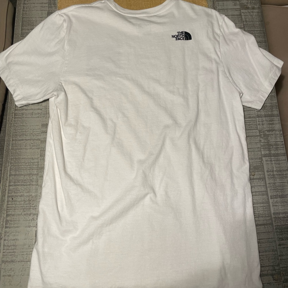 North Face T-shirt - Picture 2 of 3